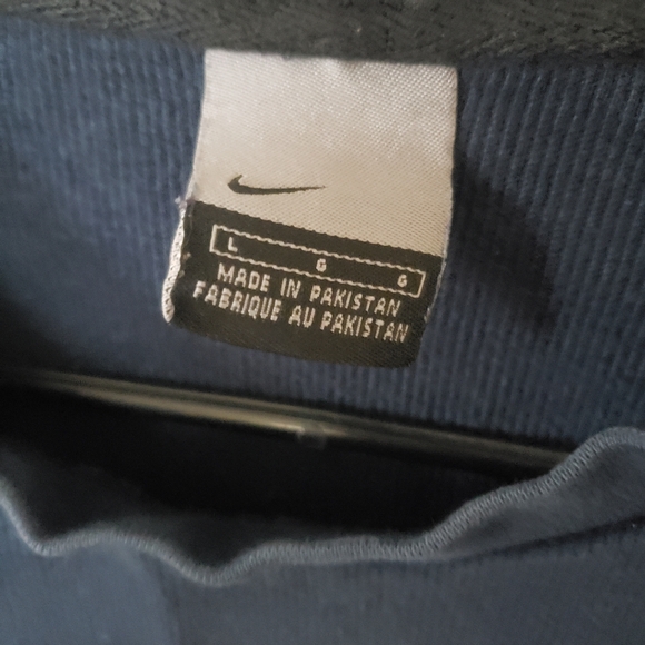 ⭐ Nike Navy Blue Thick Long Sleeve Shirt Size Large - Picture 7 of 10